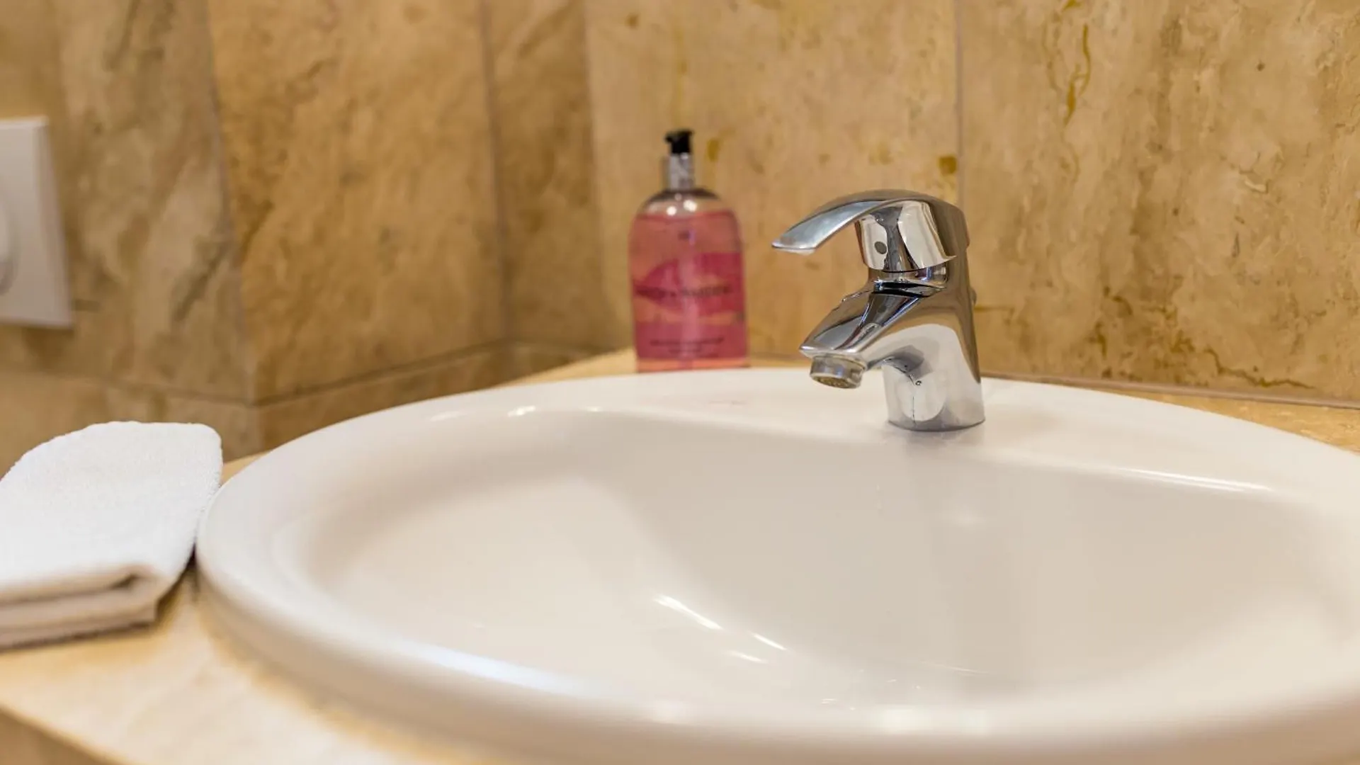 Colours Apartments Deluxe With Free Parking Budapest